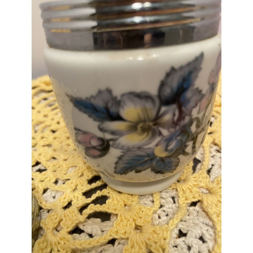 ROYAL WORCESTER PORCELAIN EGG CODDLER/JAM JAR‎ With Lid ENGLAND.